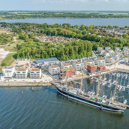 Cozy In Travemuende With Sauna Apartament